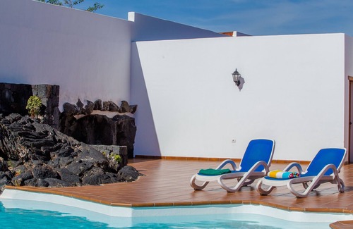 San Bartolome House | climatized pool, internet and total privacy