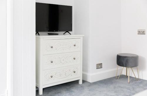 Chichester House | Cloisters Cottage