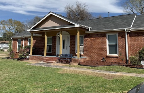 Riverdale House | Close Charmer