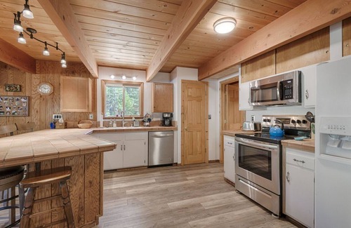 Carnelian Woods House | Close drive to lake * Dog OK * Great Family Home