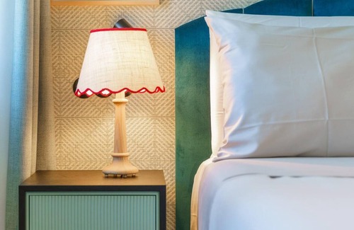 Centro / Baixa Hotel | Close to Avenida dos Aliados! Spacious Accommodation! Onsite Pool, Bike Rental!