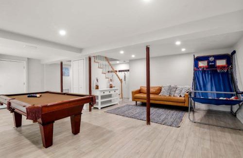 Brewster House | Close to Bayside Game Room w Pool Table