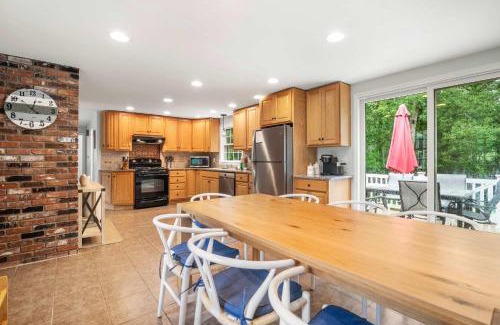 Brewster House | Close to Bayside Game Room w Pool Table