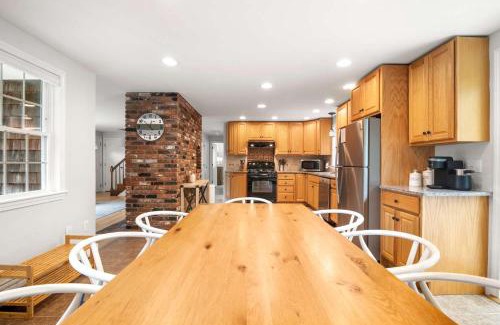 Brewster House | Close to Bayside Game Room w Pool Table