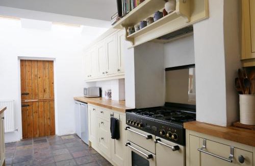 Broadstairs House | Close to beaches and town, off street parking