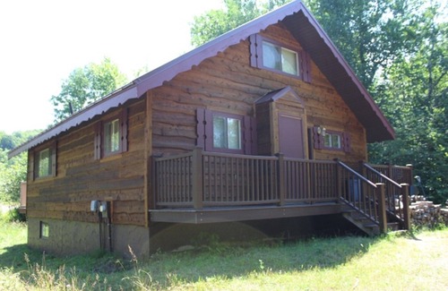 Bessemer Cabin | Close to Copper Peak, Black River Harbor and the shores of Lake Superior