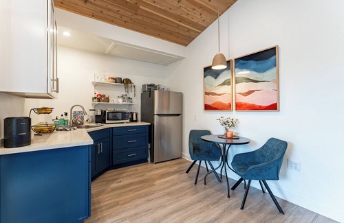 Thousand Oaks Apartment | Close to downtown, with a llama and alpaca on the property