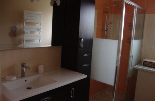 Charbonnier-les-Mines House | Close to Auvergne's volcanoes, lakes and magnificent natural sites.