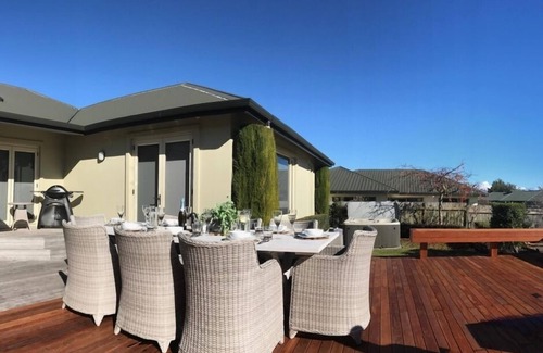 Wharewaka House | Close to Lake; Spa Pool, Games Room