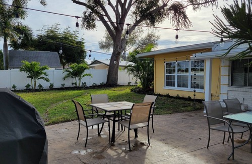 Alta Vista House | Close to Pickleball, Legacy Bike Trail, 15 min to Siesta Key beach