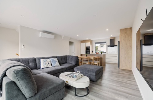 Christchurch City Centre House | Close to Stadium 3 BR with Garage – Unit 1