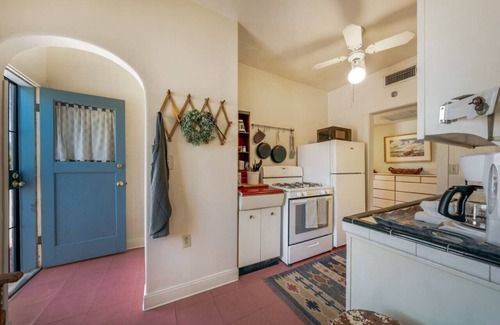Sam Hughes House | Close to U of A/Patio/1 BR 1 BA/Sam Hughes