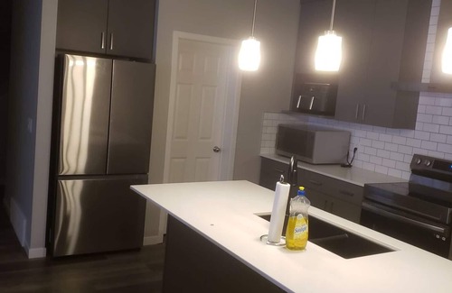 West Edmonton House | Close to West Edmonton Mall 3BR/1BTH