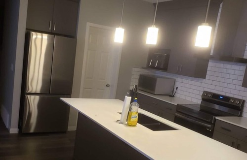 West Edmonton House | Close to West Edmonton Mall 3BR/1BTH