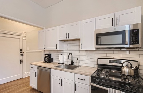 City Park Apartment | Cloud by Modern Midstay/1 Block to City Park #C1