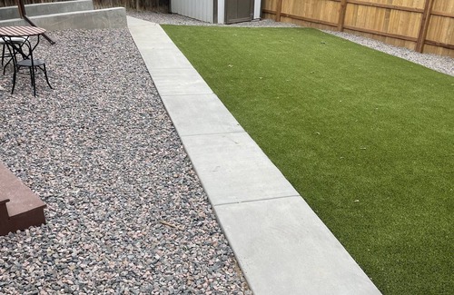Tollgate Overlook House | Cloud Nine | Upscale Modern Apartment Huge Yard Pet Friendly!