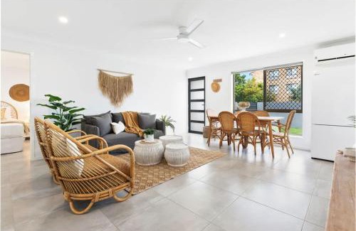 Buddina House | Coastal 3BR Beachside Haven, Pet-Friendly!