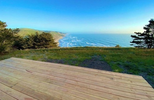 Half Moon Bay House | Coastal Airstream Dream Sunrise - new listing