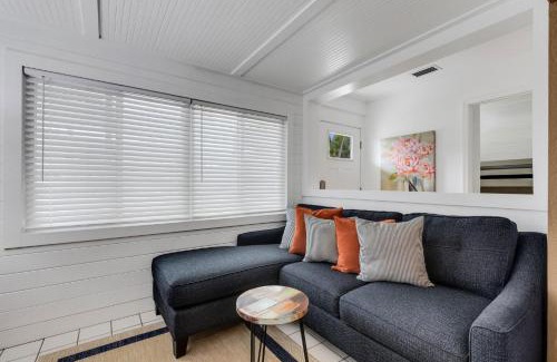 Bay Esplanade House | Coastal Breeze - Beach Pool Home!