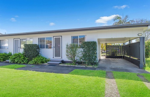 Crescent Head Apartment | Coastal Chic Apartment Only Minutes to the Beach