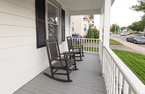 Plymouth Apartment | Coastal Corner 2 - Downtown Plymouth
