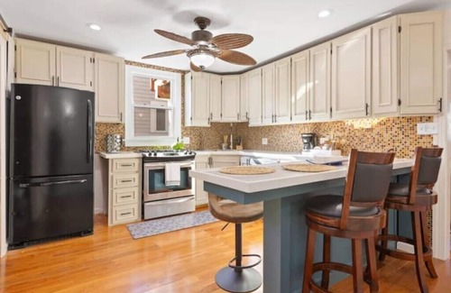 Pleasantville House | Coastal Cottage in West Atlantic Cityn