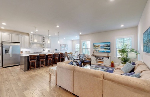 Lewes House | COASTAL DAYDREAMS- 6BD, 4BA - Sleeps 14 - World-class amenities!