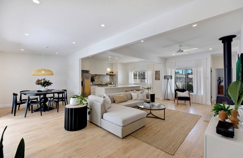 Long Jetty Apartment | Coastal Escape - 3 Bedroom Home