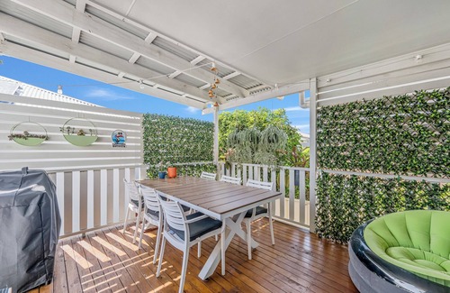 Port Macquarie House | Coastal Escape - Close to CBD & Port's Beautiful Beaches.