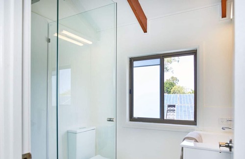 Mermaid Waters Apartment | Coastal Gem with Indoor Skateramp
