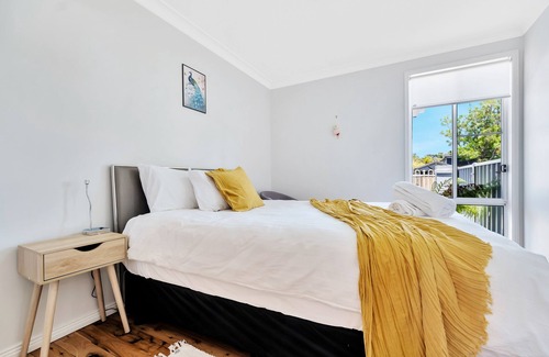 Long Jetty House | Coastal Home/Outdoor Spa-10mins from the beach