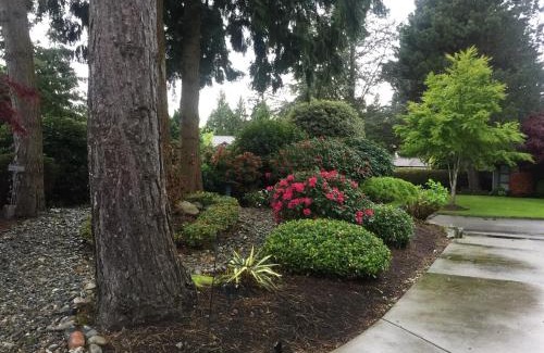 Crescent Beach Apartment | Coastal Luxury Suite White Rock