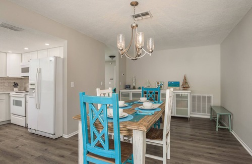 Palm Harbor House | Coastal Pool Home minutes to the Beach