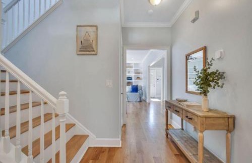 Bluffton House | Coastal Quarters in Bluffton - Dog Friendly! Bluffton Park Lowcountry Charmer