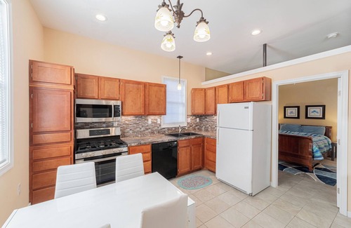 Lewes House | Coastal Quarters-Units 1 & 2-5BR house & 2BR unit-Sleeps 18 total, yard,fire pit