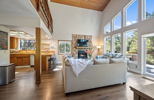 Marine Terrace House | Coastal Retreat/King Beds/Big Sur Cabin/EV Chargernnn