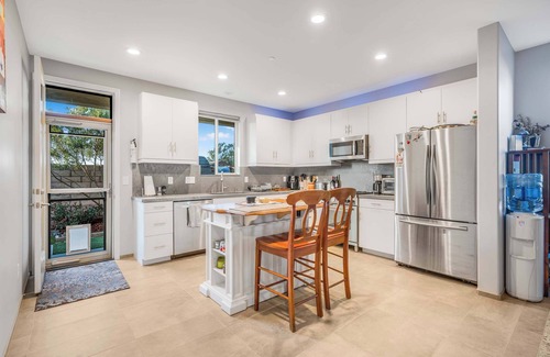 Callender House | Coastal Retreat - Sauna, Fire Pit & Outdoor Lounge