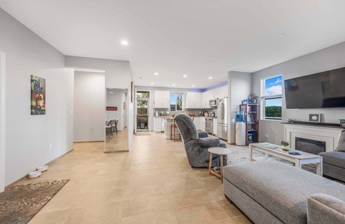 Callender House | Coastal Retreat - Sauna, Fire Pit & Outdoor Lounge