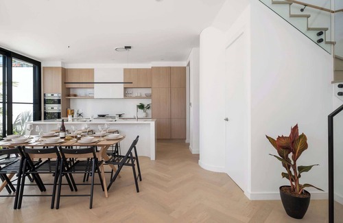 Burraneer House | Coastal Retreat with Private Parking