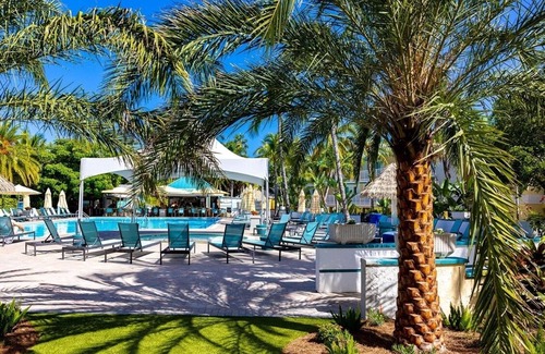 Captiva Hotel | Coastal Serenity: Courtyard Cottage w/Porch | Kitchen | Parking | Onsite Pools