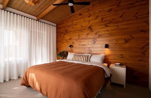 Encounter Bay Ski Chalet | Coastal Tree House- Short Stroll to Beach