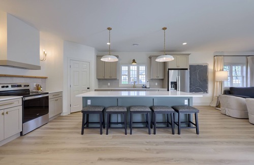 Hummelstown House | Cocoa Chateau: Sleeps up to 10, hot tub, and only 5 min to Hershey