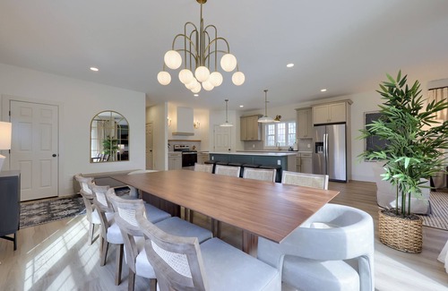 Hummelstown House | Cocoa Chateau: Sleeps up to 10, hot tub, and only 5 min to Hershey