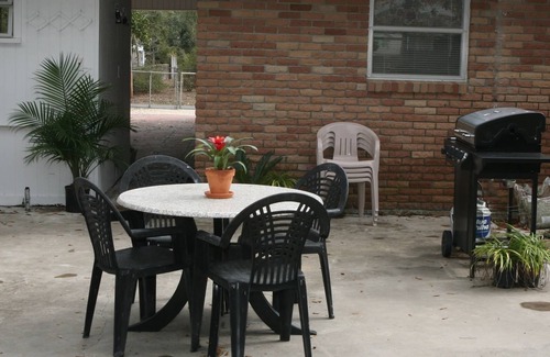 Pass Christian Cottage | COCOA'S COTTAGE! Pet-friendly! Near the Beach!