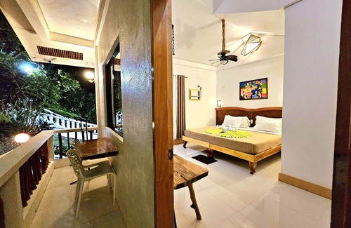 Manoc-Manoc Hotel | CocoLoco Boracay Beach Resort