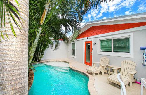 Holmes Beach House | Coconut Cottage #2