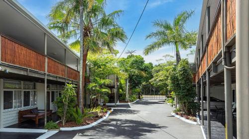 Scarness Apartment | Coconut Palms Spacious 1 Bedroom Apartment
