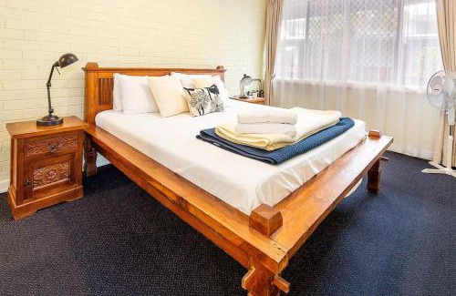 Scarness Apartment | Coconut Palms Unit 9