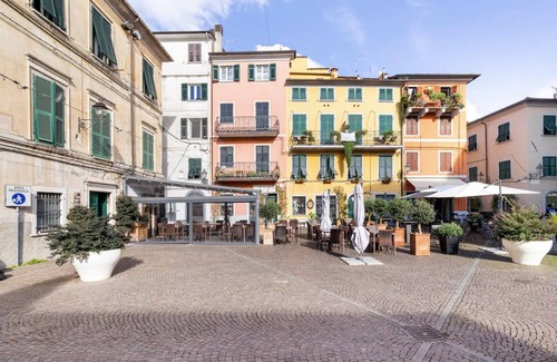 Sarzana Apartment | COCOON, Atypical Flat in the Historic Center, with Breakfast