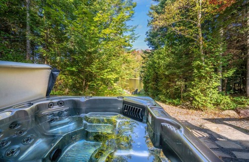 St-Adolphe-d'Howard Cabin | Cocoon des montagnes - Spa privé et bord de l'eau